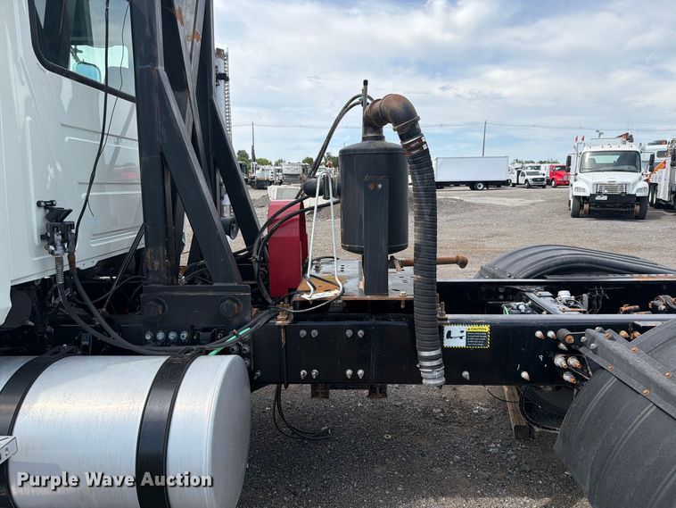 image for item FB5070 2018 Mack CHU613 truck cab and chassis