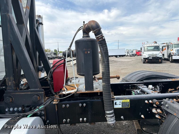 image for item FB5070 2018 Mack CHU613 truck cab and chassis