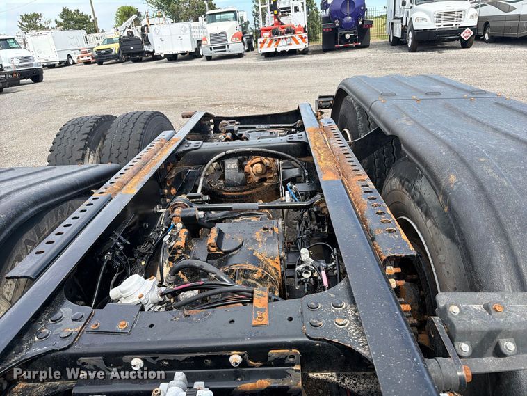 image for item FB5070 2018 Mack CHU613 truck cab and chassis