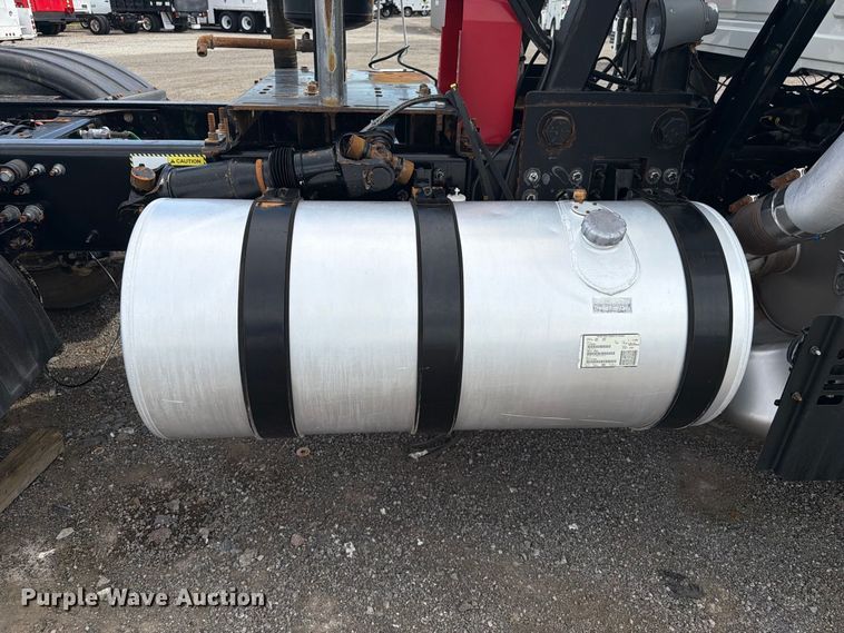 image for item FB5070 2018 Mack CHU613 truck cab and chassis