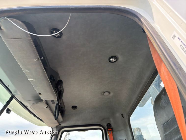 image for item FB5070 2018 Mack CHU613 truck cab and chassis
