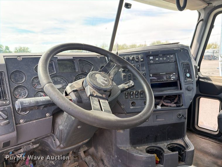 image for item FB5070 2018 Mack CHU613 truck cab and chassis