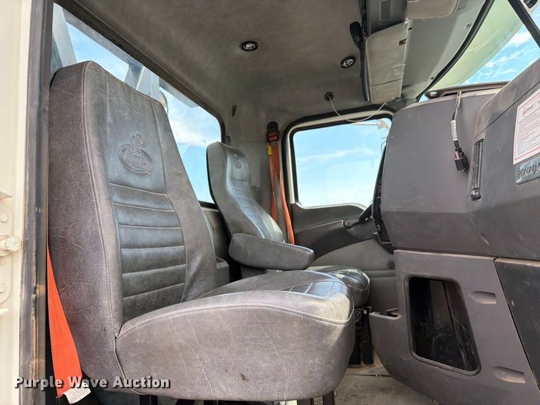 image for item FB5070 2018 Mack CHU613 truck cab and chassis