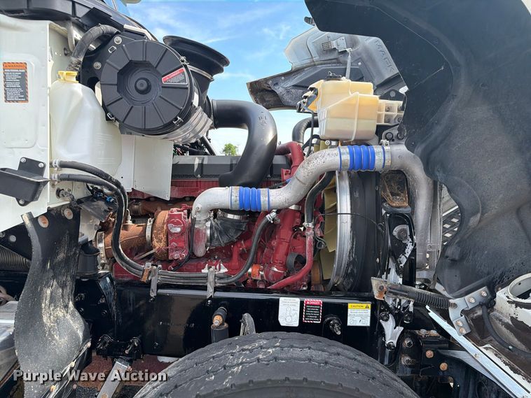 image for item FB5070 2018 Mack CHU613 truck cab and chassis