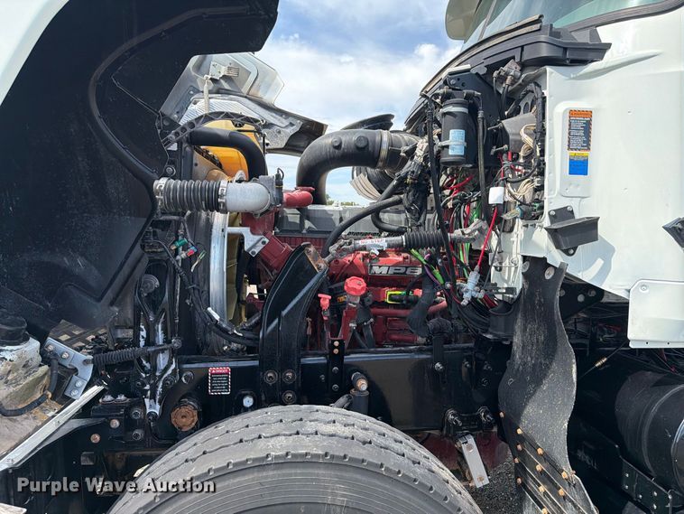 image for item FB5070 2018 Mack CHU613 truck cab and chassis
