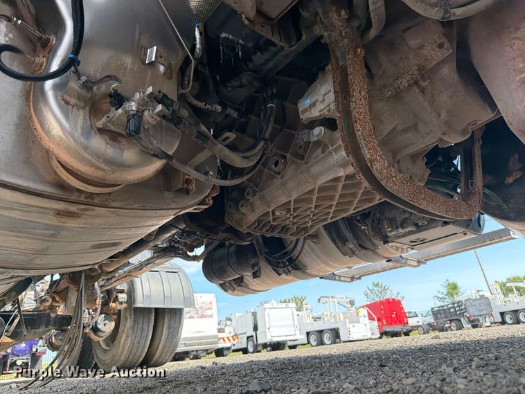 image for item FB5070 2018 Mack CHU613 truck cab and chassis