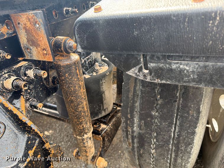 image for item FB5070 2018 Mack CHU613 truck cab and chassis