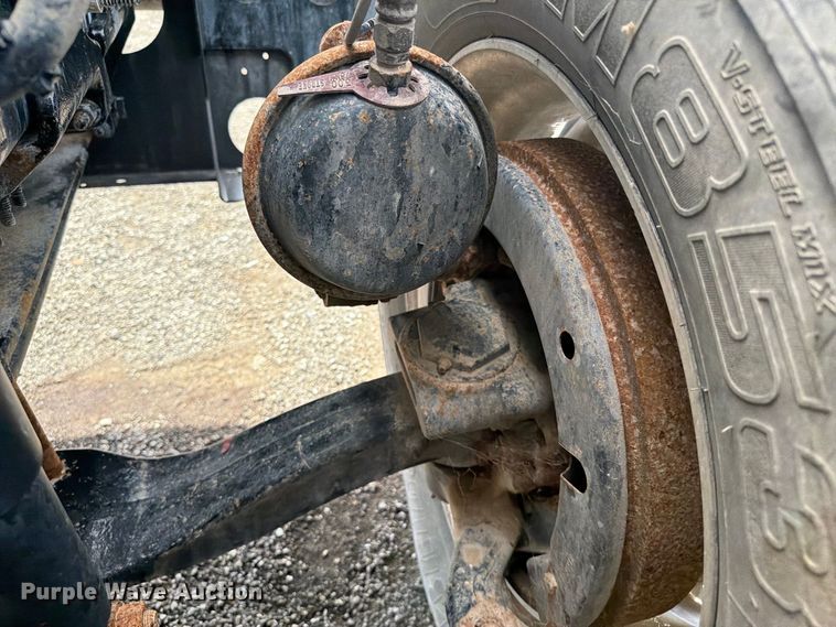 image for item FB5070 2018 Mack CHU613 truck cab and chassis