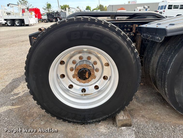 image for item FB5070 2018 Mack CHU613 truck cab and chassis