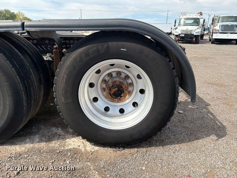 image for item FB5070 2018 Mack CHU613 truck cab and chassis
