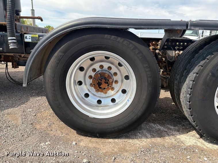 image for item FB5070 2018 Mack CHU613 truck cab and chassis