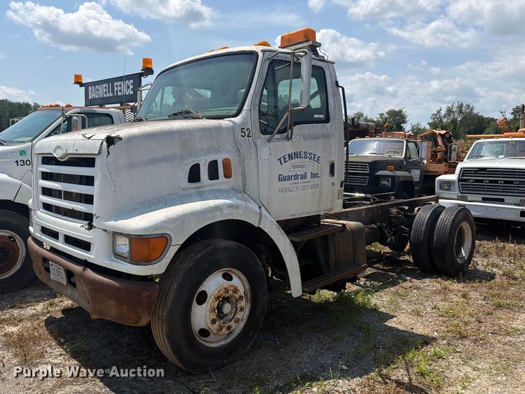 1998 Ford L8000 semi truck