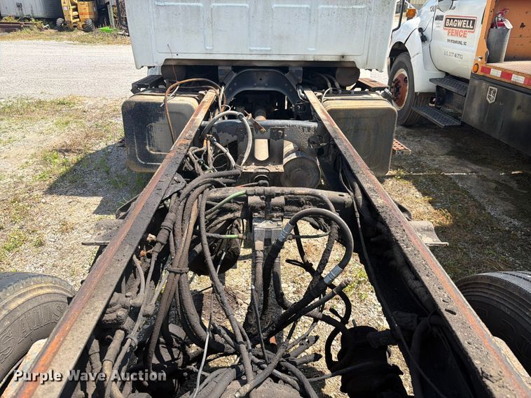 image for item FC3273 1998 Ford L8000 semi truck