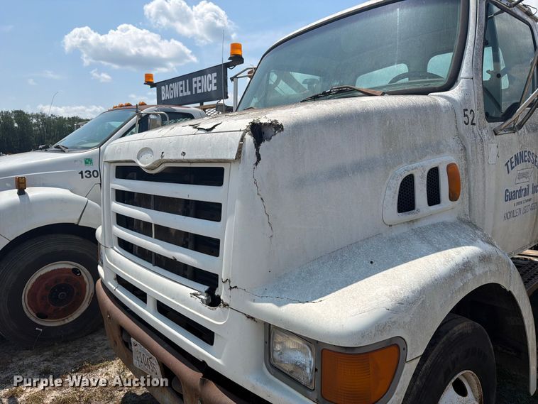 image for item FC3273 1998 Ford L8000 semi truck