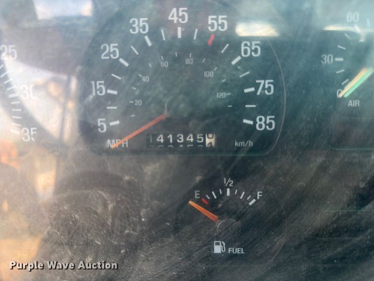 image for item FC3273 1998 Ford L8000 semi truck