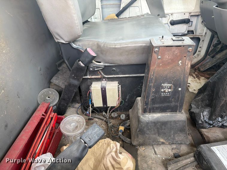 image for item FC3273 1998 Ford L8000 semi truck