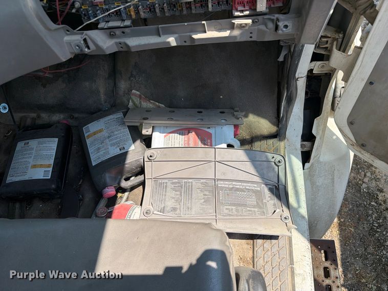 image for item FC3273 1998 Ford L8000 semi truck