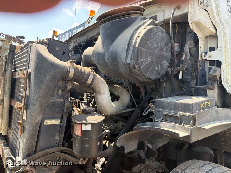 image for item FC3273 1998 Ford L8000 semi truck