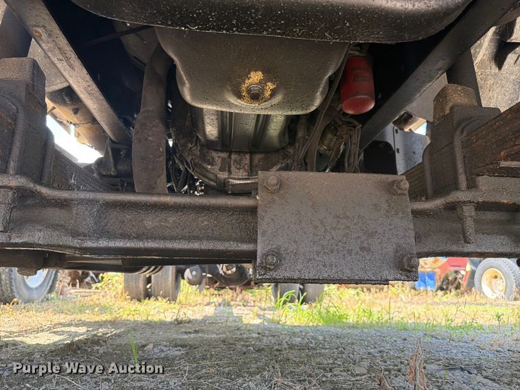 image for item FC3273 1998 Ford L8000 semi truck