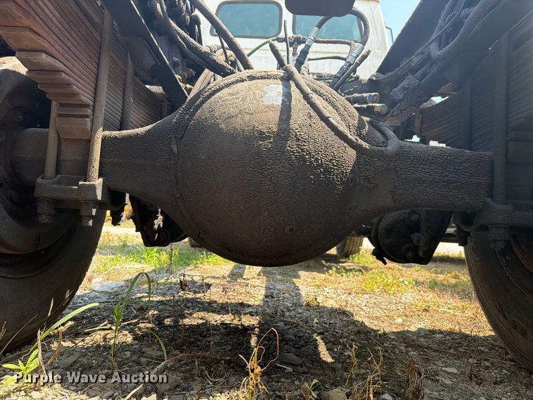 image for item FC3273 1998 Ford L8000 semi truck