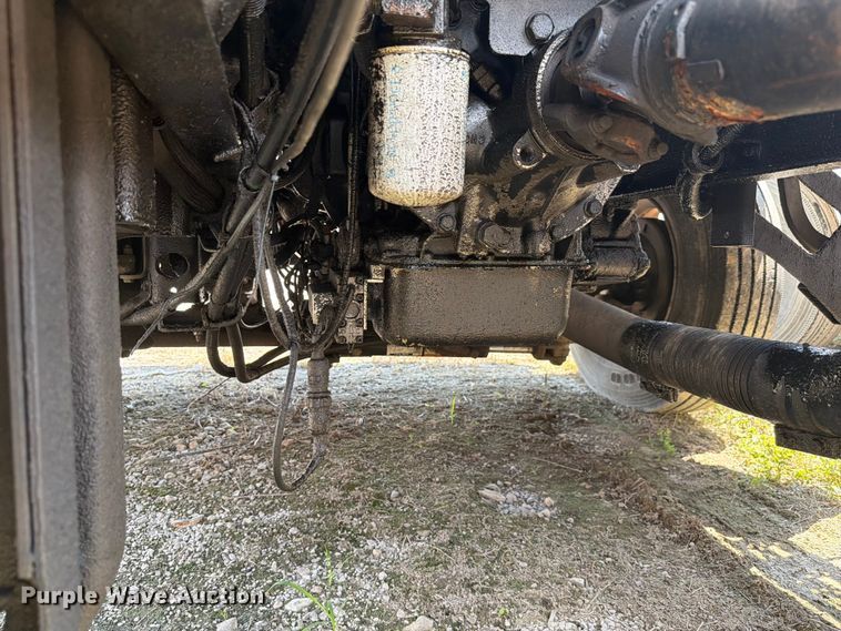 image for item FC3273 1998 Ford L8000 semi truck