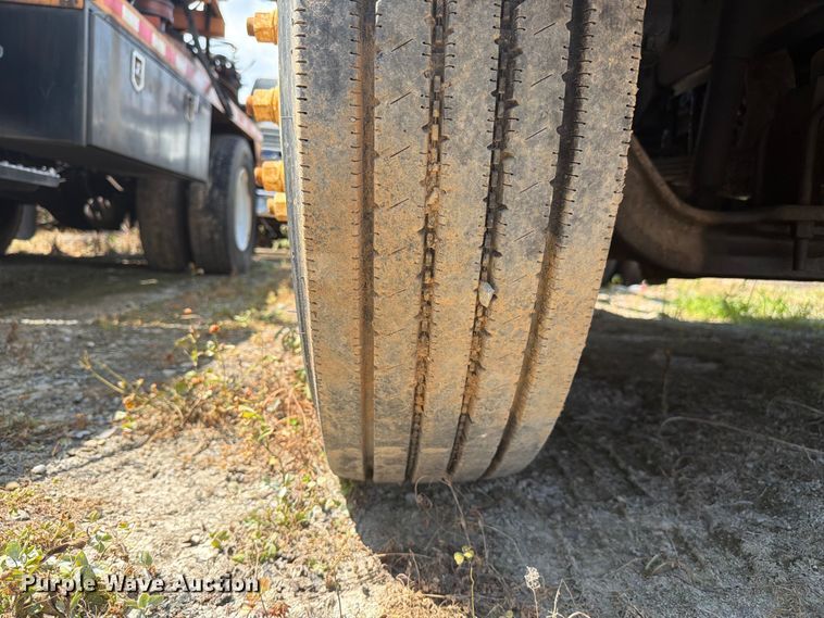 image for item FC3273 1998 Ford L8000 semi truck