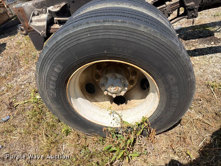 image for item FC3273 1998 Ford L8000 semi truck