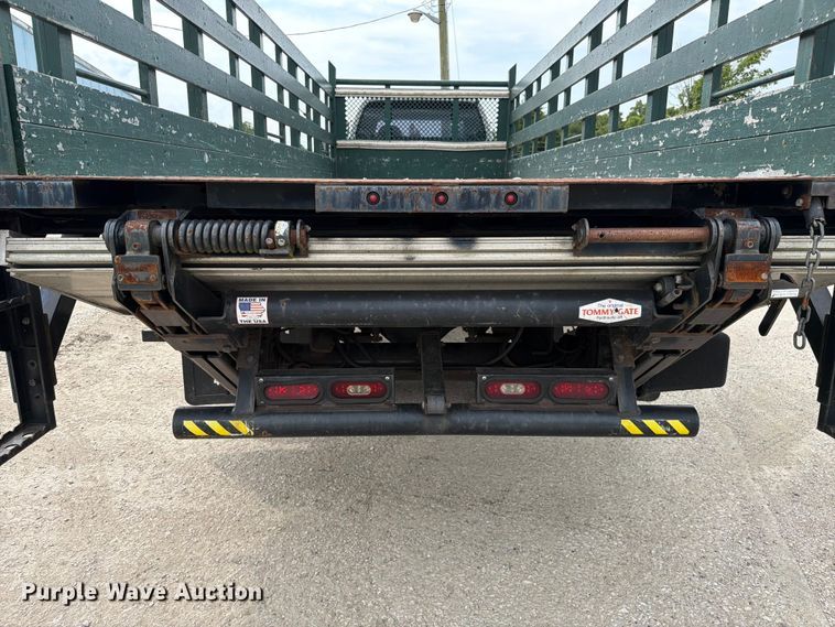 image for item FC3284 2004 Ford F650 Super Duty Crew Cab flatbed truck