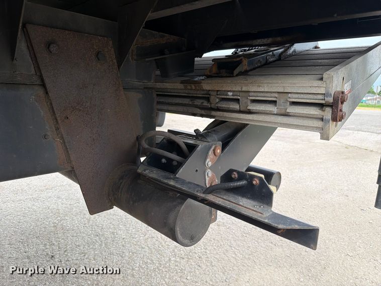 image for item FC3284 2004 Ford F650 Super Duty Crew Cab flatbed truck