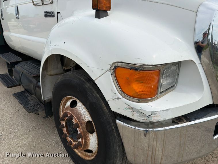 image for item FC3284 2004 Ford F650 Super Duty Crew Cab flatbed truck
