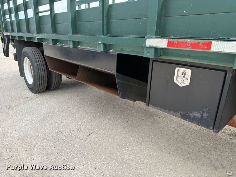 image for item FC3284 2004 Ford F650 Super Duty Crew Cab flatbed truck