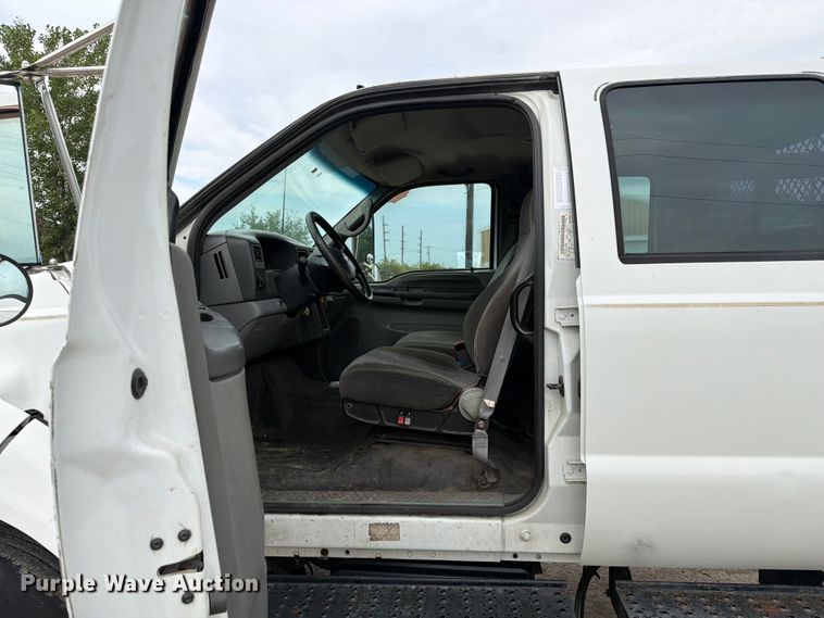 image for item FC3284 2004 Ford F650 Super Duty Crew Cab flatbed truck