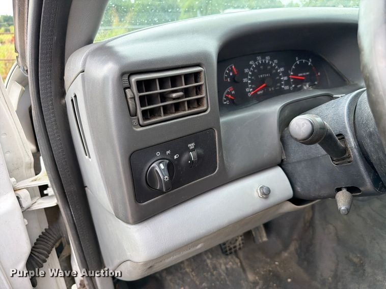 image for item FC3284 2004 Ford F650 Super Duty Crew Cab flatbed truck