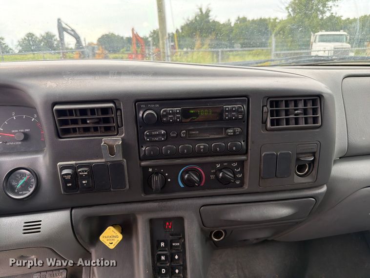 image for item FC3284 2004 Ford F650 Super Duty Crew Cab flatbed truck