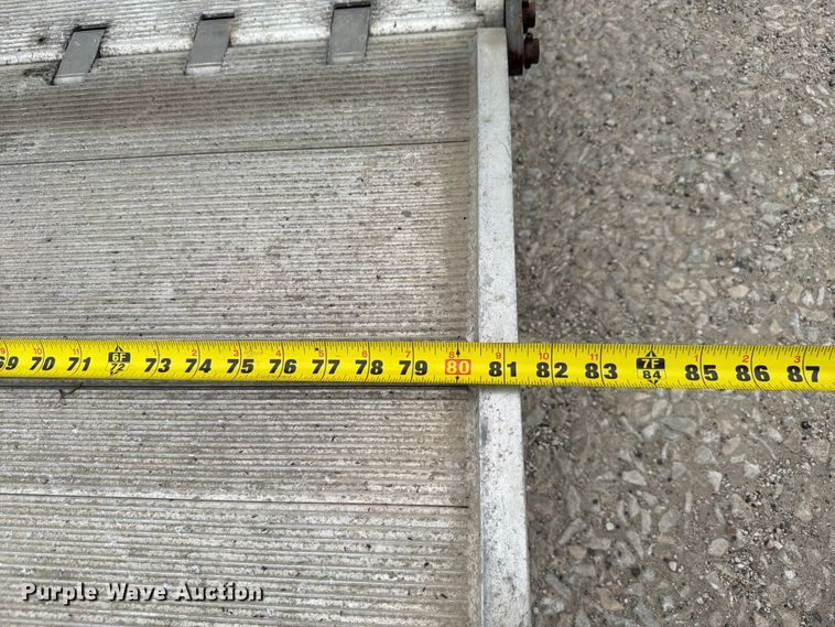 image for item FC3284 2004 Ford F650 Super Duty Crew Cab flatbed truck