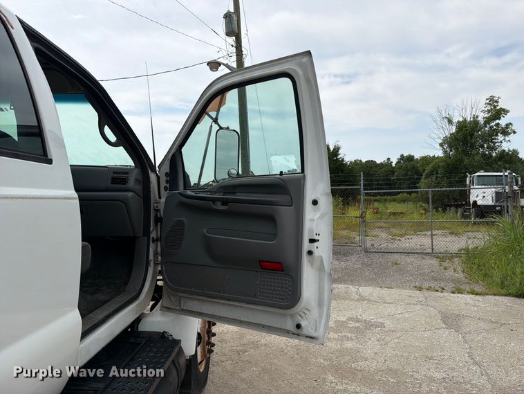 image for item FC3284 2004 Ford F650 Super Duty Crew Cab flatbed truck