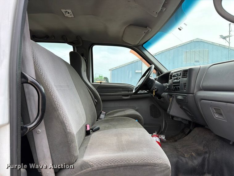 image for item FC3284 2004 Ford F650 Super Duty Crew Cab flatbed truck