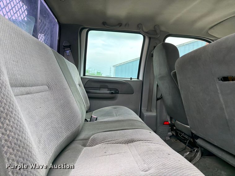 image for item FC3284 2004 Ford F650 Super Duty Crew Cab flatbed truck