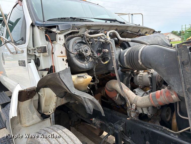 image for item FC3284 2004 Ford F650 Super Duty Crew Cab flatbed truck