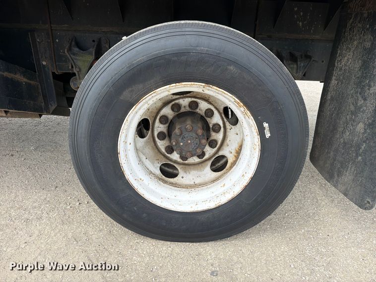 image for item FC3284 2004 Ford F650 Super Duty Crew Cab flatbed truck