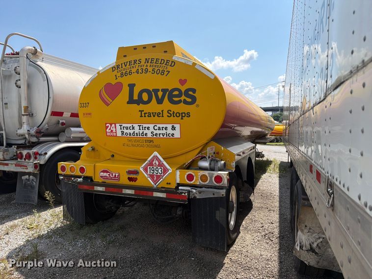 image for item FC3328 2018 MAC 406 fuel trailer