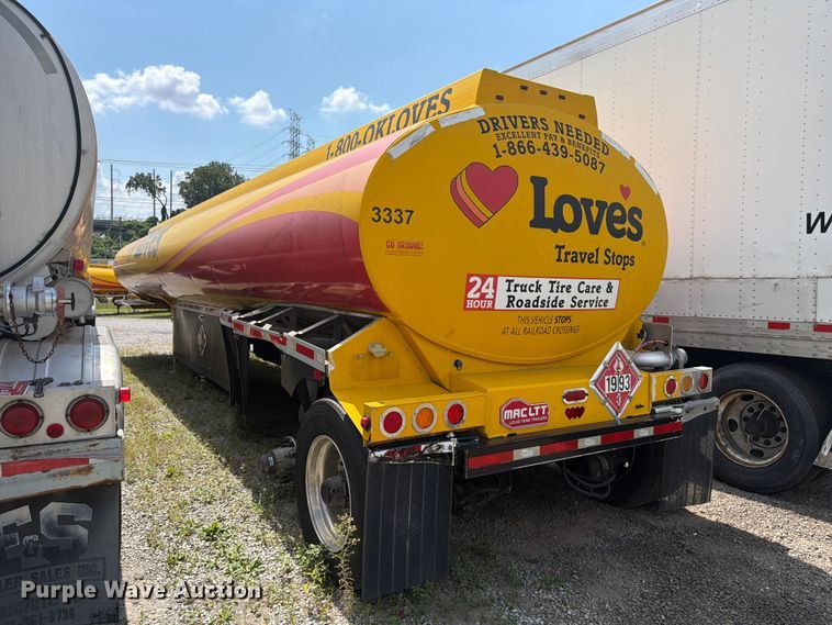 image for item FC3328 2018 MAC 406 fuel trailer