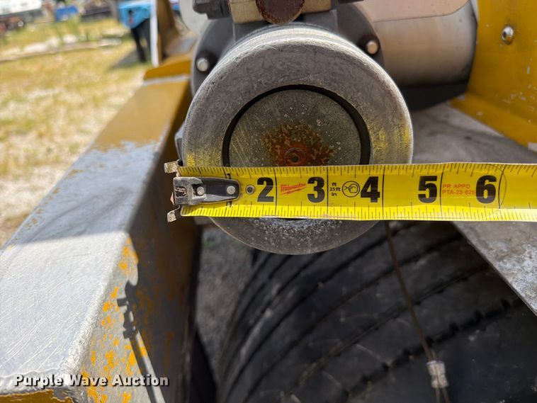 image for item FC3328 2018 MAC 406 fuel trailer