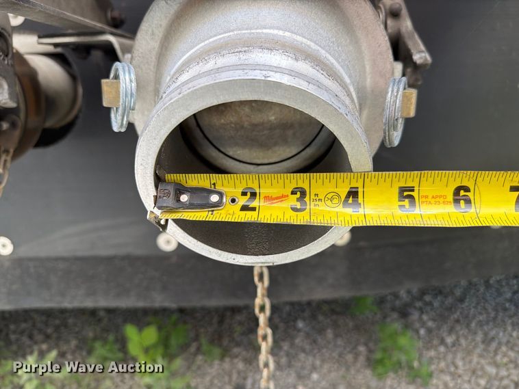 image for item FC3328 2018 MAC 406 fuel trailer