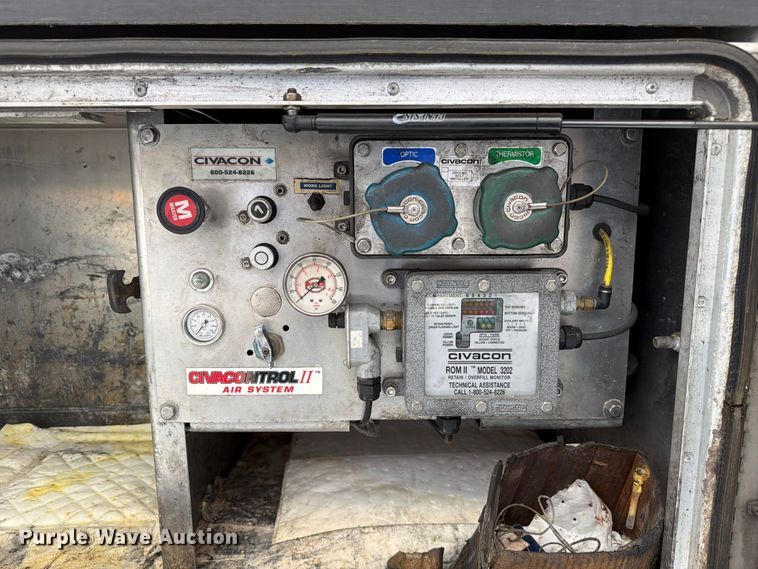 image for item FC3328 2018 MAC 406 fuel trailer