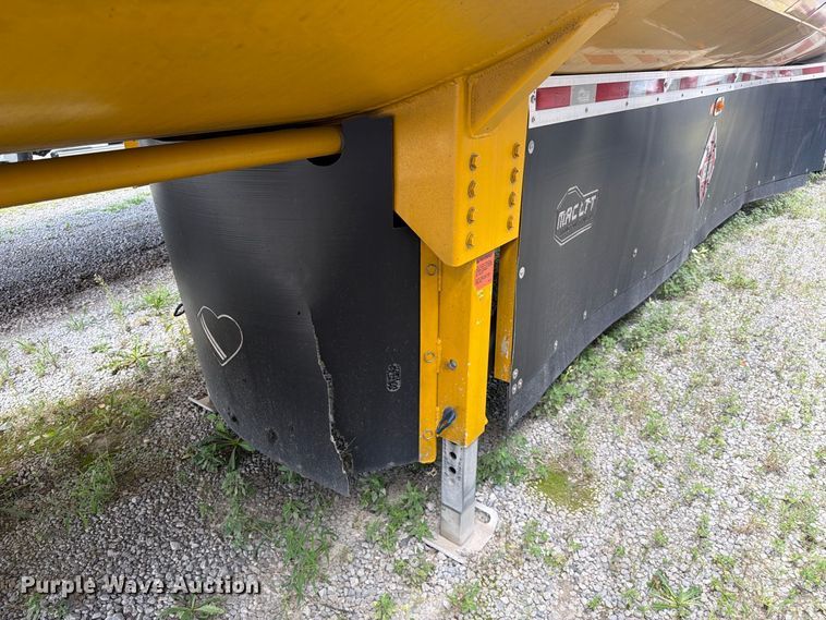 image for item FC3328 2018 MAC 406 fuel trailer