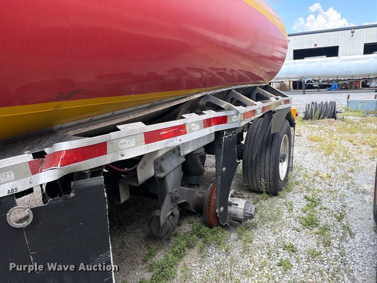 image for item FC3328 2018 MAC 406 fuel trailer