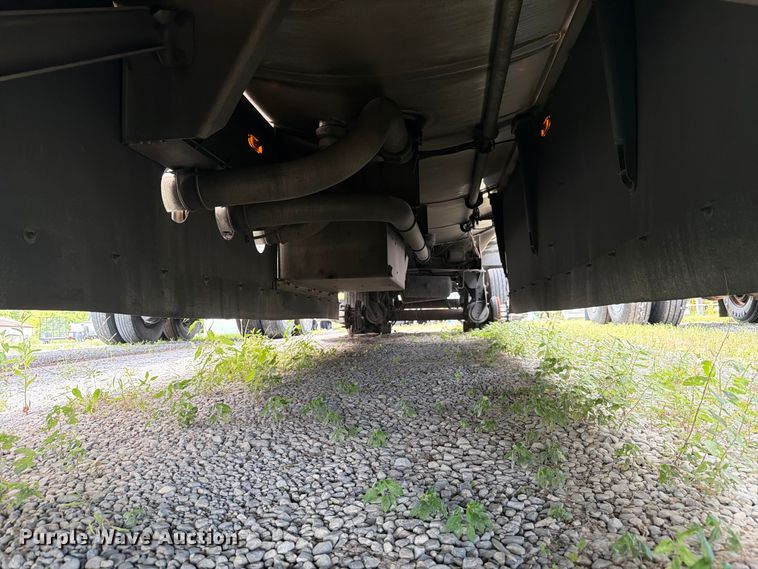 image for item FC3328 2018 MAC 406 fuel trailer