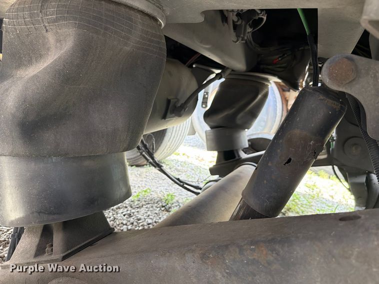 image for item FC3328 2018 MAC 406 fuel trailer