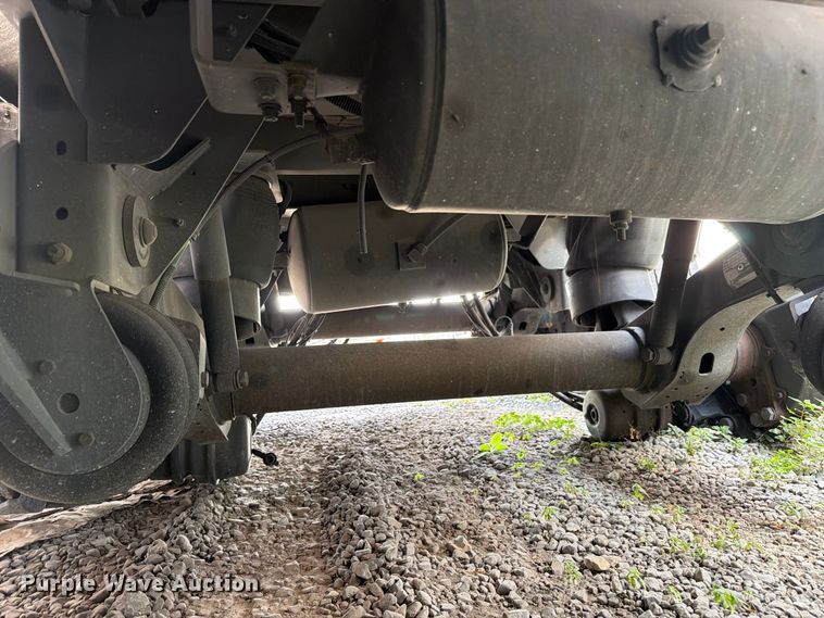 image for item FC3328 2018 MAC 406 fuel trailer